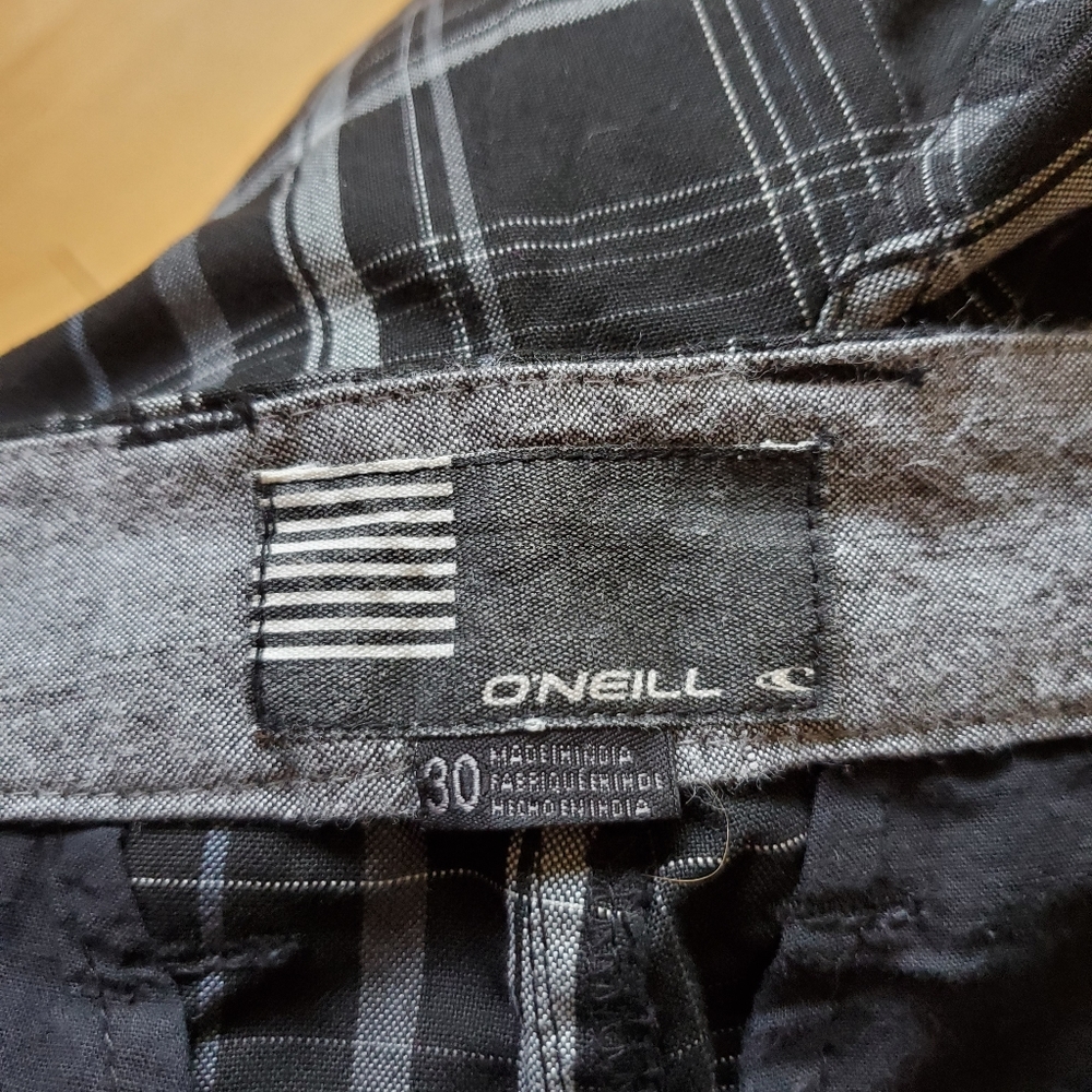 O'neill Men's Black and Gray Striped Shorts Size 30. - Picture 6 of 7